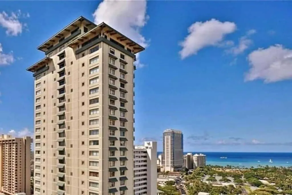 Brooks Beach Vacations Wyndham 4 Star Resort 1805 Waikiki Honolulu
