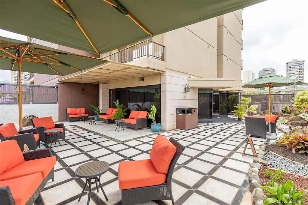 Brooks Beach Vacations Wyndham 4 Star Resort 1805 Waikiki Honolulu